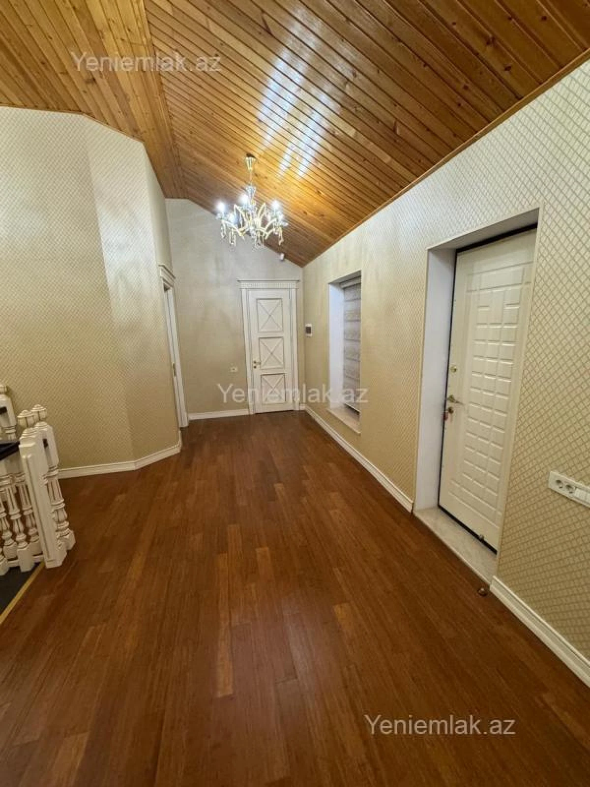 Satılır 8 otaqlı həyət evi 650 m²