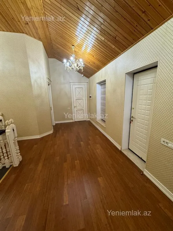 Satılır 8 otaqlı həyət evi 650 m²
