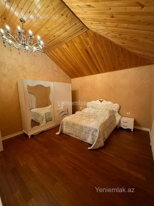 Satılır 8 otaqlı həyət evi 650 m²