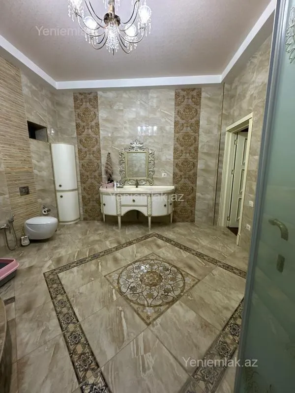 Satılır 8 otaqlı həyət evi 650 m²