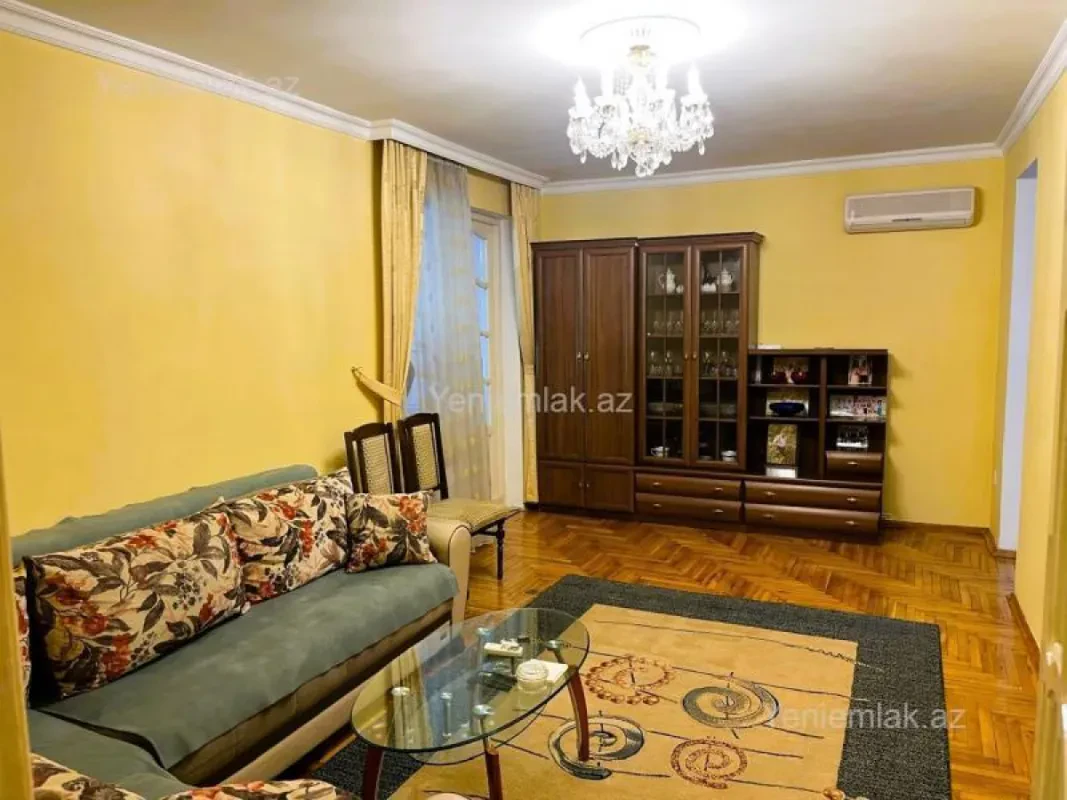 Satılır 3 otaqlı köhnə tikili 90 m²