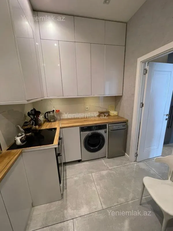 Satılır 3 otaqlı yeni tikili 110 m²