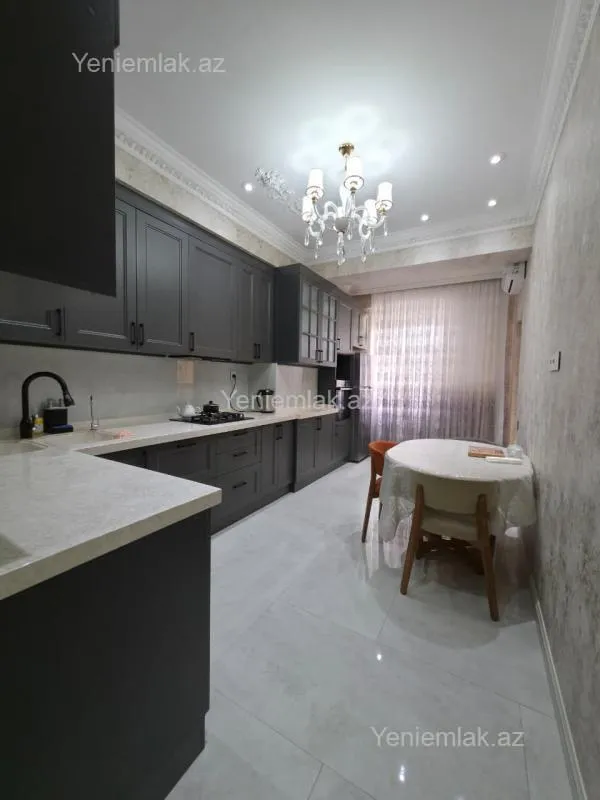Satılır 3 otaqlı yeni tikili 120 m²