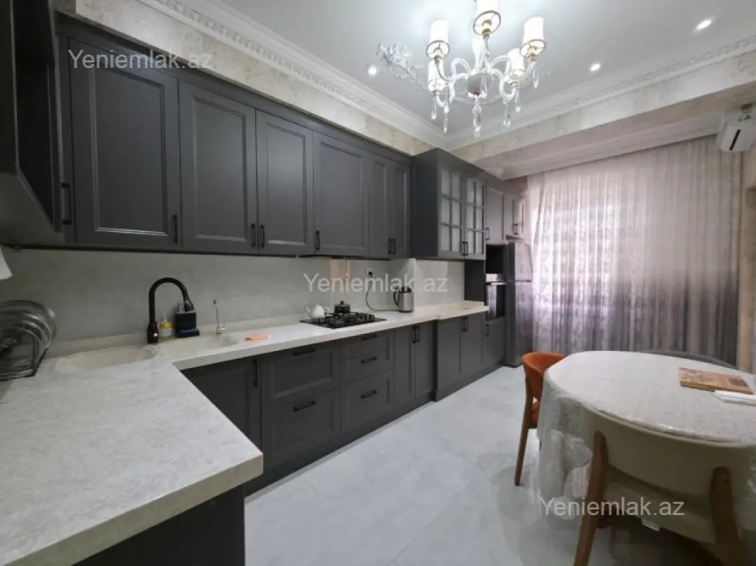 Satılır 3 otaqlı yeni tikili 120 m²