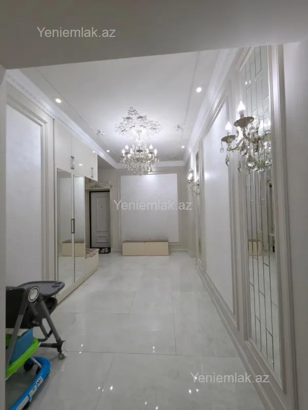 Satılır 3 otaqlı yeni tikili 120 m²