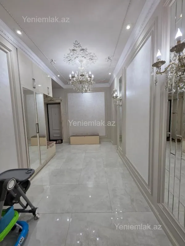 Satılır 3 otaqlı yeni tikili 120 m²
