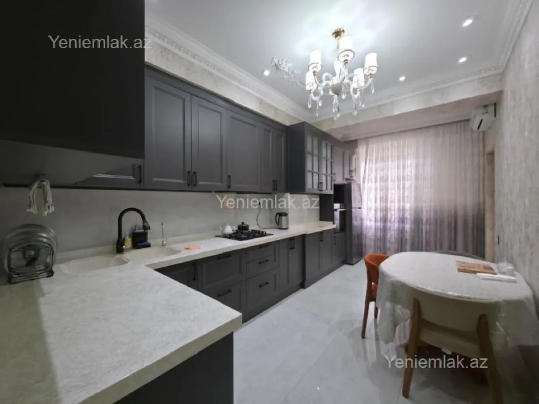 Satılır 3 otaqlı yeni tikili 120 m²