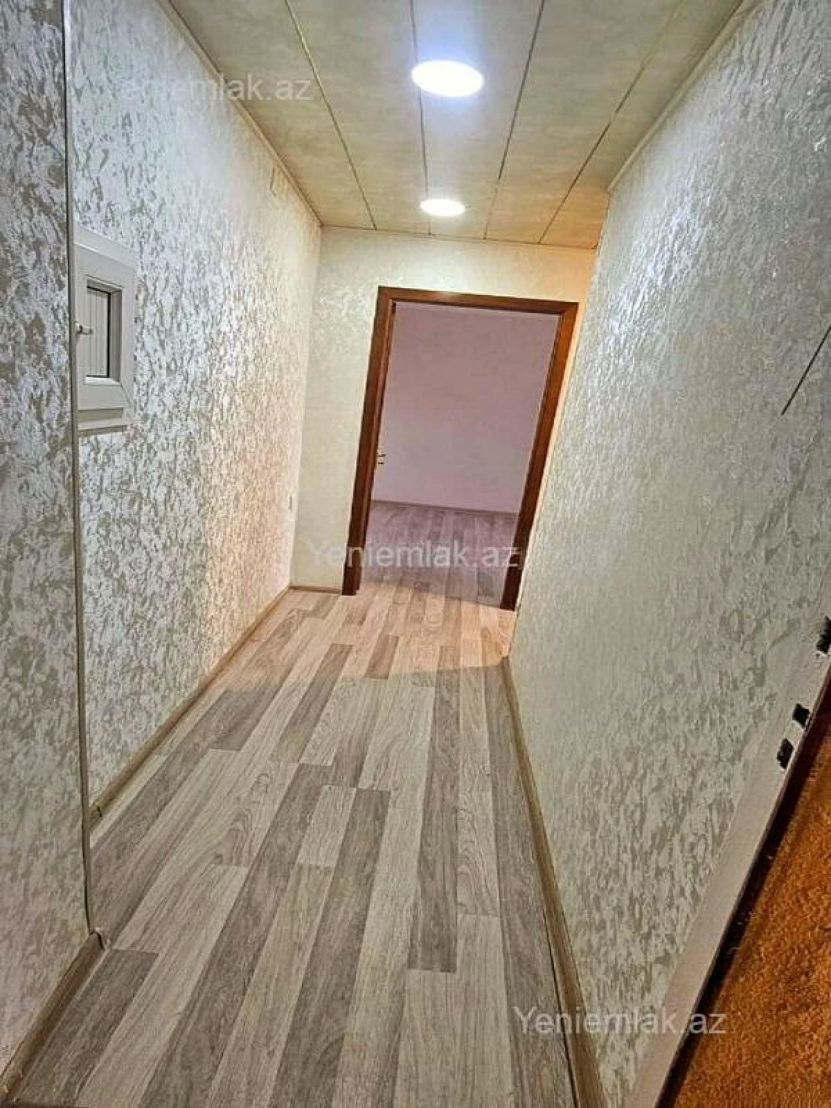 Satılır 2 otaqlı köhnə tikili 55 m²