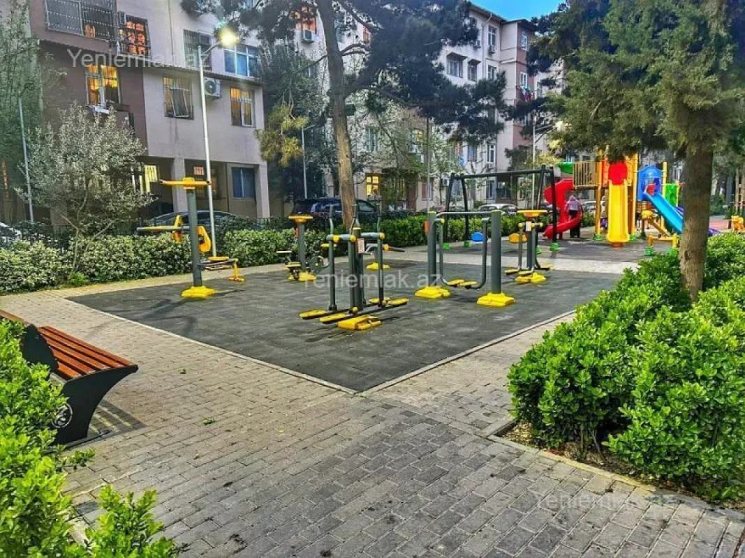 Satılır 2 otaqlı köhnə tikili 55 m²