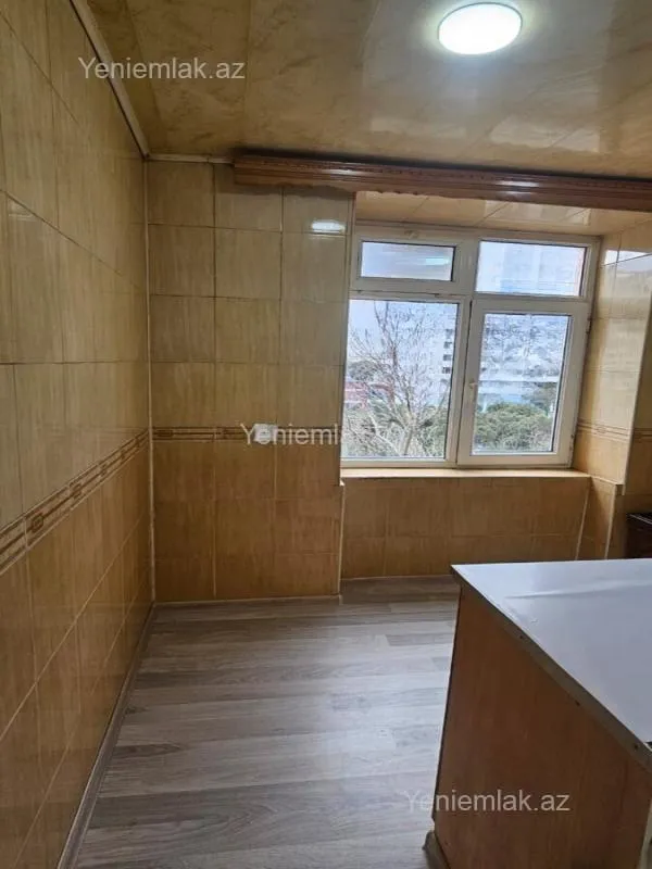 Satılır 2 otaqlı köhnə tikili 55 m²