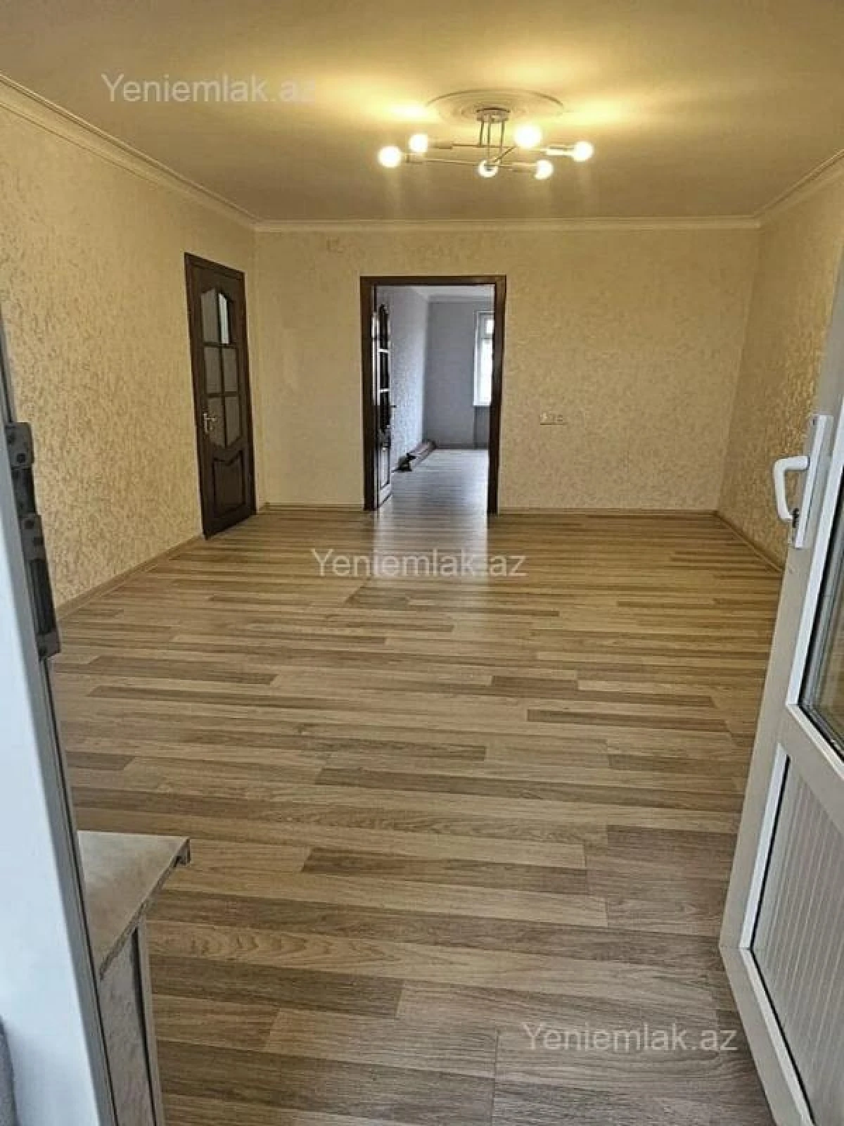 Satılır 2 otaqlı köhnə tikili 55 m²