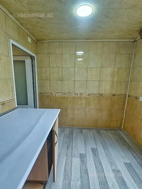 Satılır 2 otaqlı köhnə tikili 55 m²