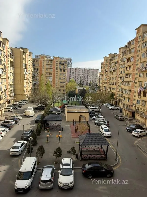 Satılır 3 otaqlı köhnə tikili 85 m²