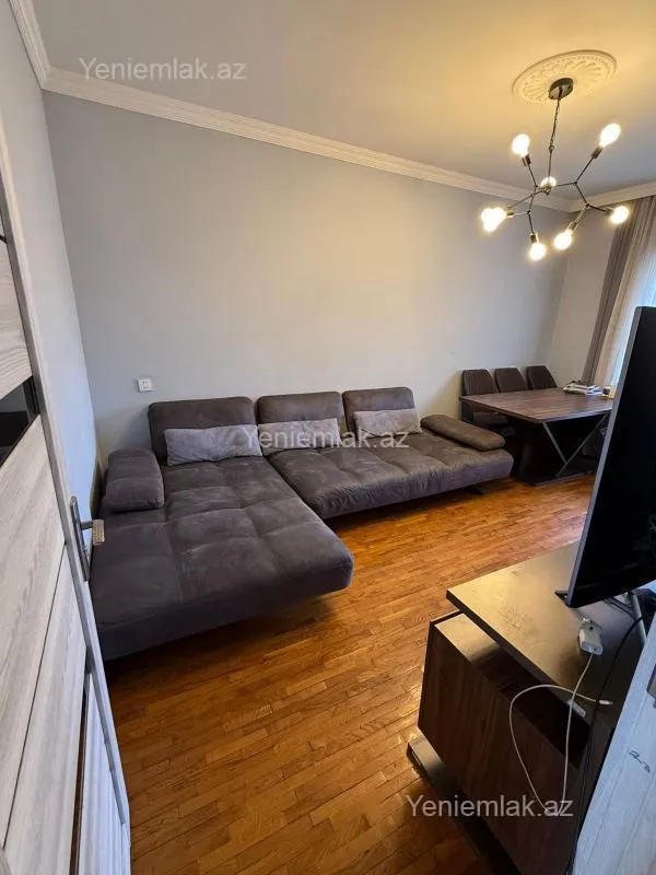 Satılır 3 otaqlı köhnə tikili 85 m²