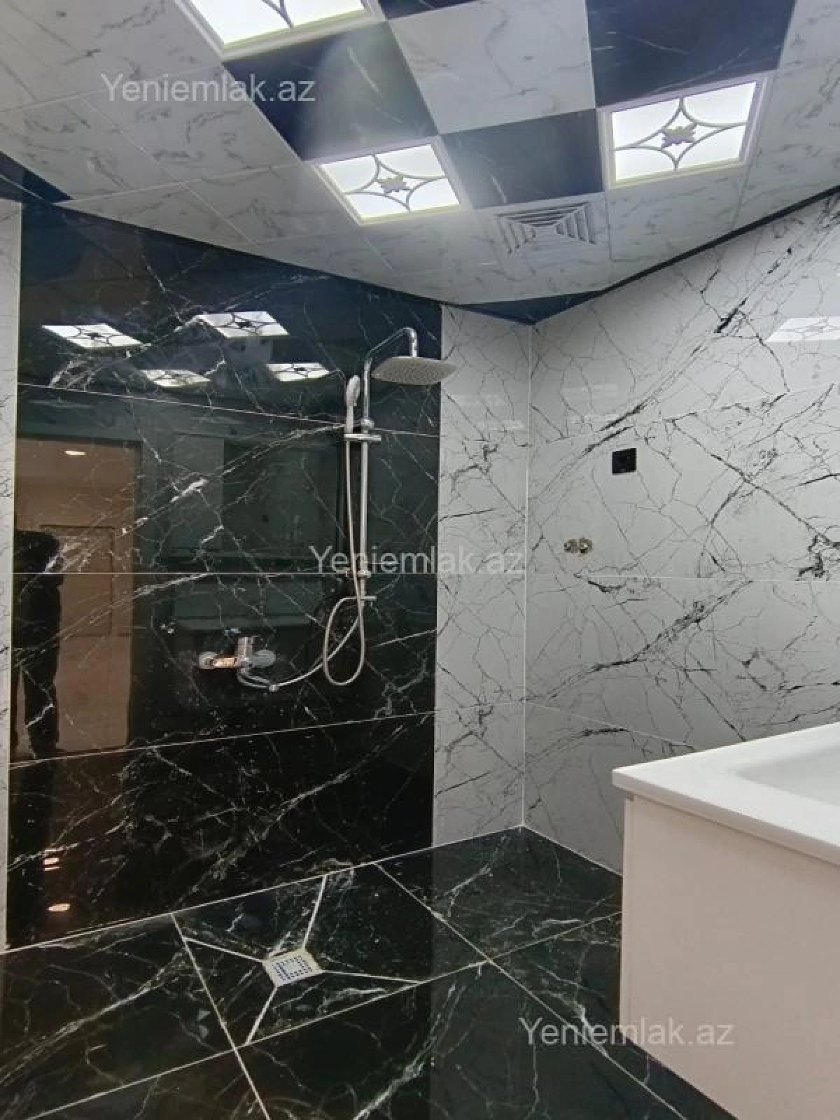 Satılır 3 otaqlı yeni tikili 83 m²