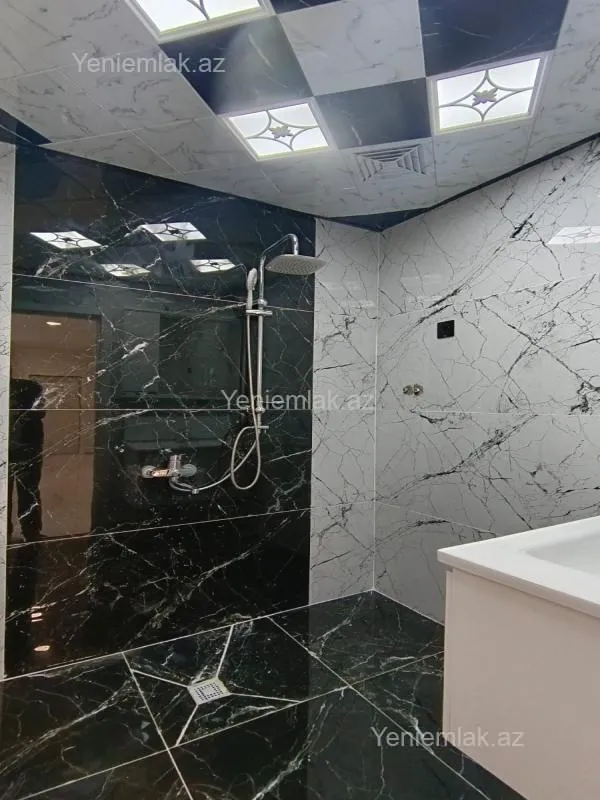 Satılır 3 otaqlı yeni tikili 83 m²