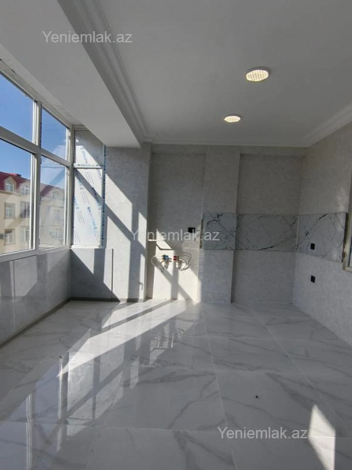 Satılır 3 otaqlı yeni tikili 83 m²