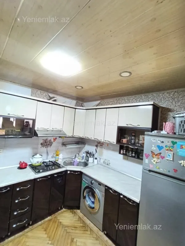 Satılır 3 otaqlı köhnə tikili 80 m²
