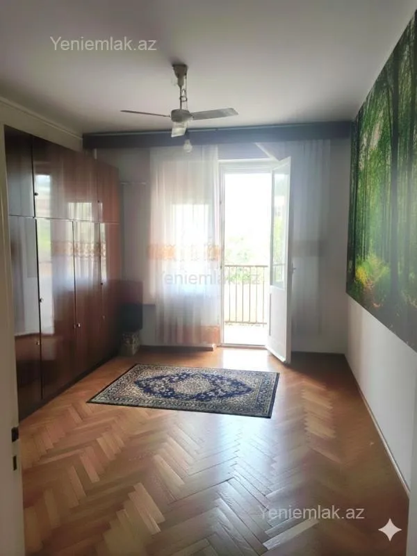 Satılır 2 otaqlı köhnə tikili 68 m²