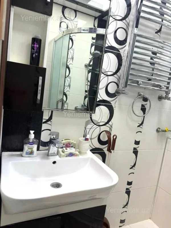 Satılır 3 otaqlı köhnə tikili 65 m²