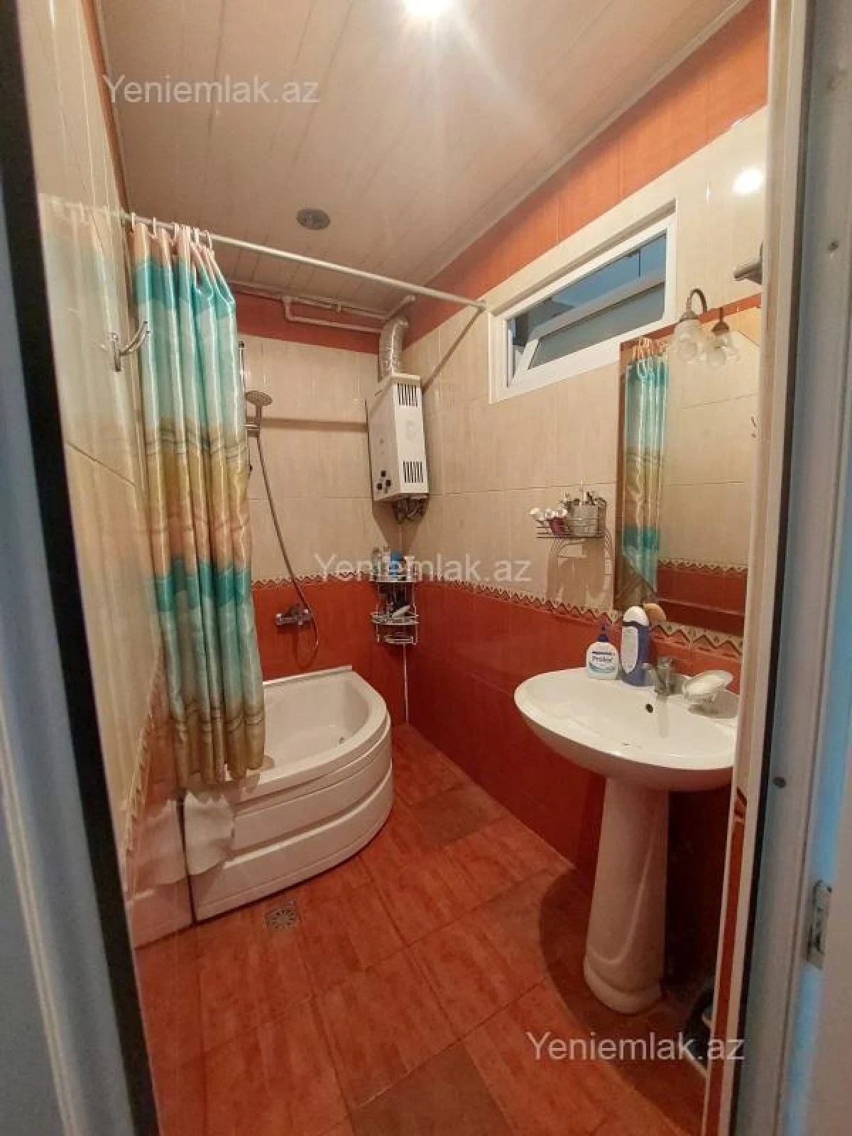 Satılır 3 otaqlı köhnə tikili 87 m²