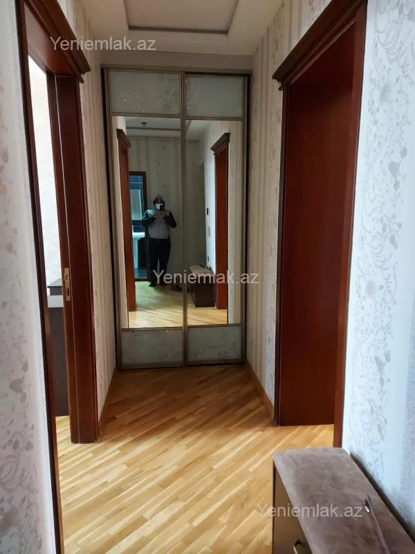Satılır 2 otaqlı köhnə tikili 65 m²