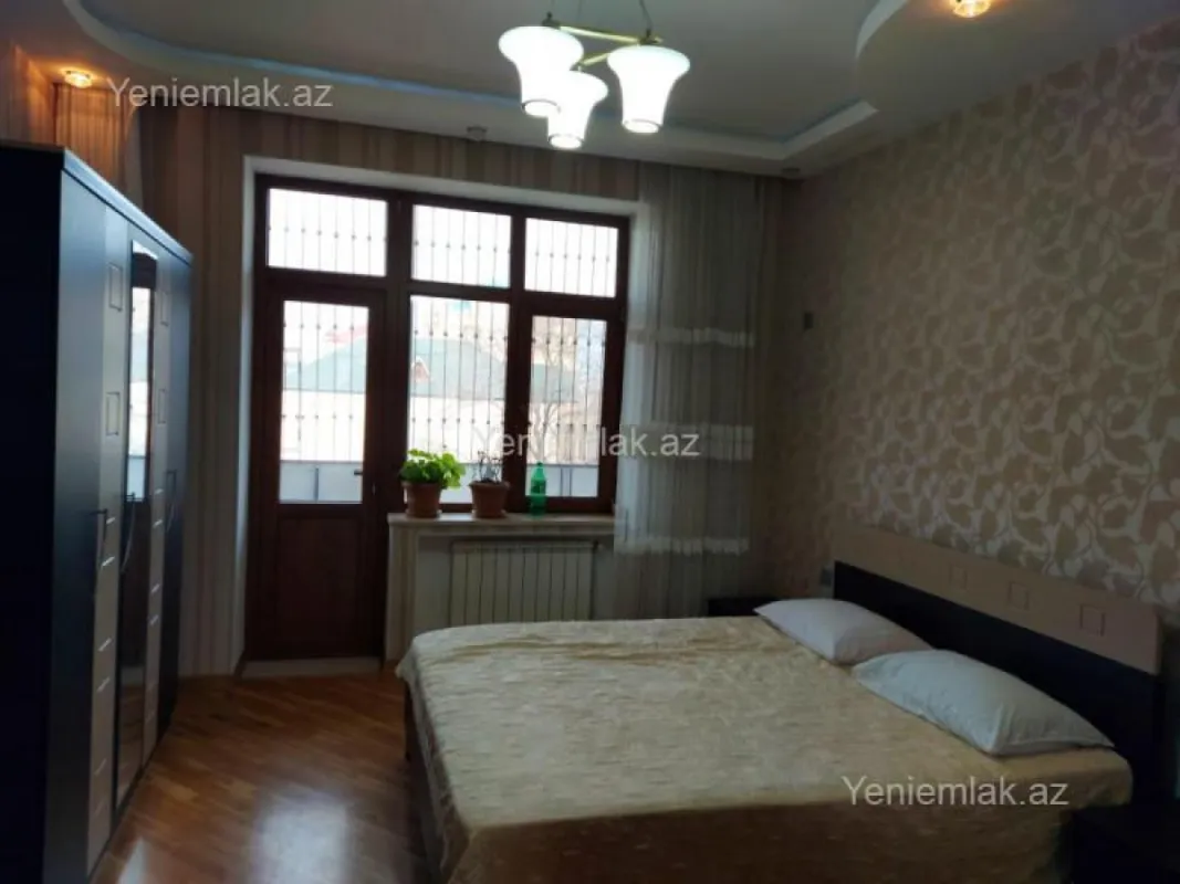 Satılır 2 otaqlı köhnə tikili 65 m²