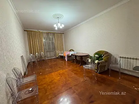 Satılır 8 otaqlı həyət evi 450 m²