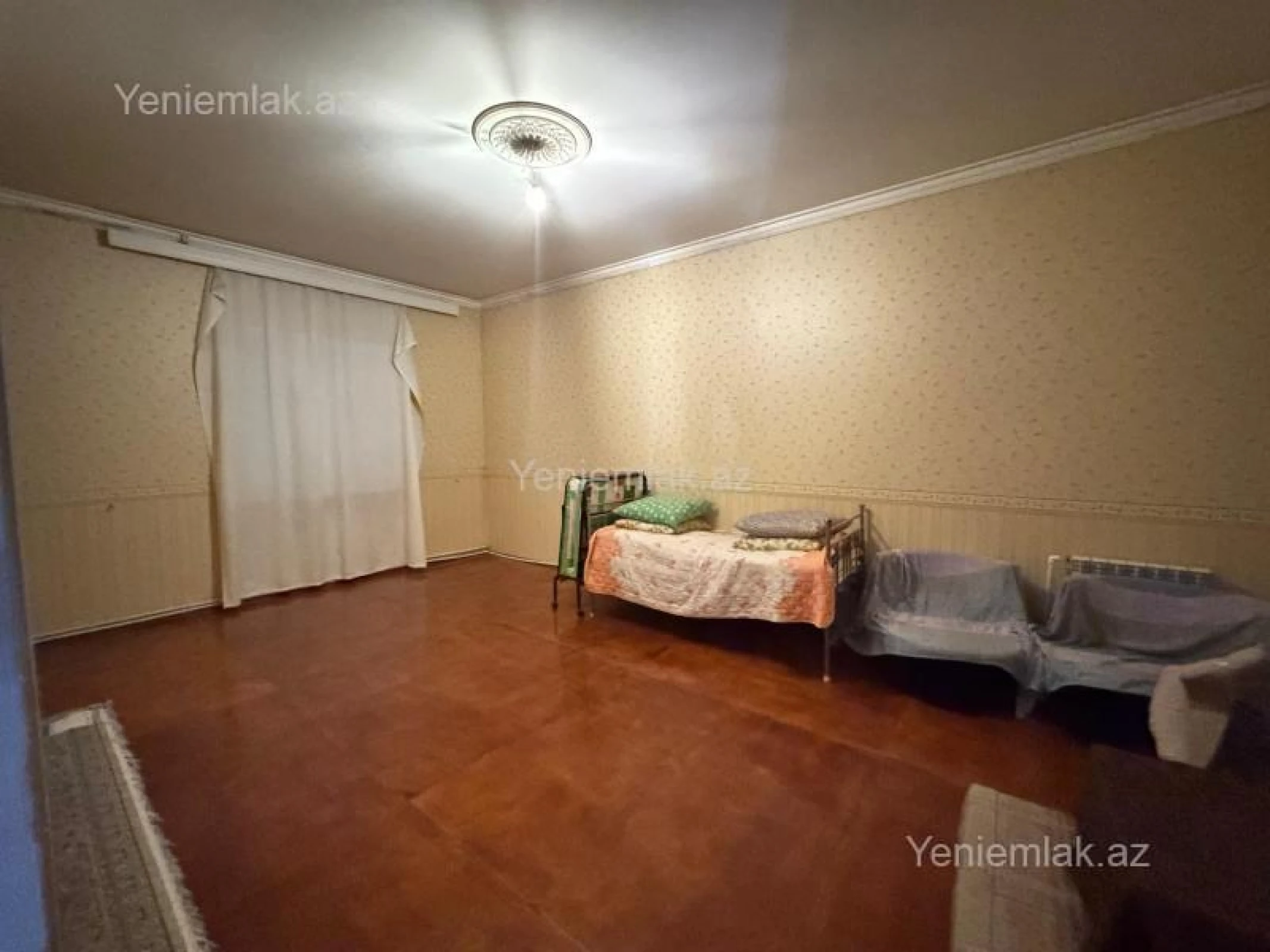 Satılır 8 otaqlı həyət evi 450 m²
