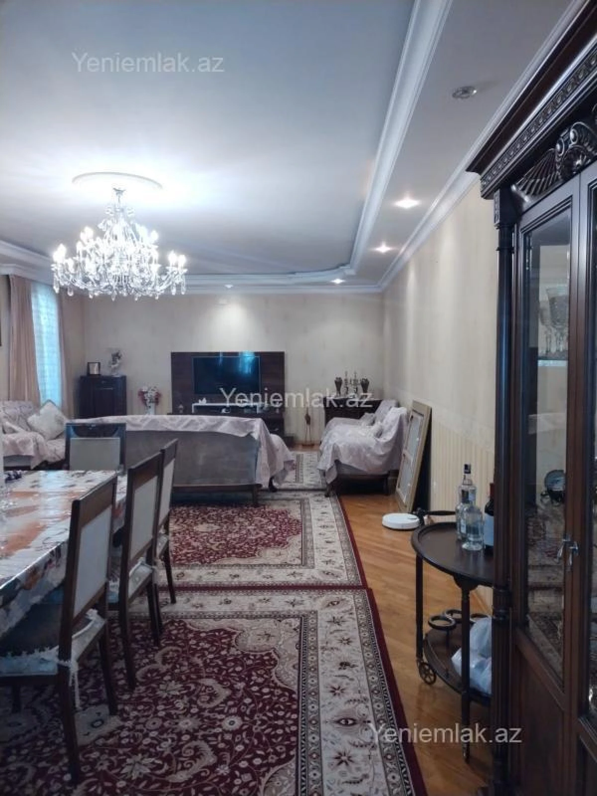 Satılır 9 otaqlı həyət evi 640 m²