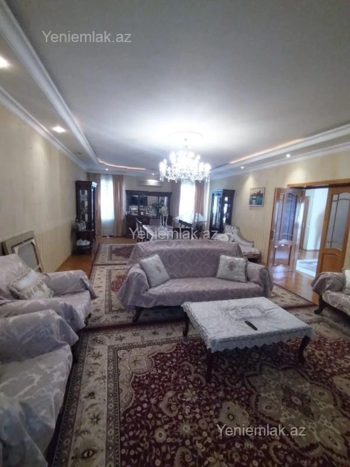Satılır 9 otaqlı həyət evi 640 m²