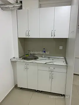 Satılır 3 otaqlı köhnə tikili 90 m²
