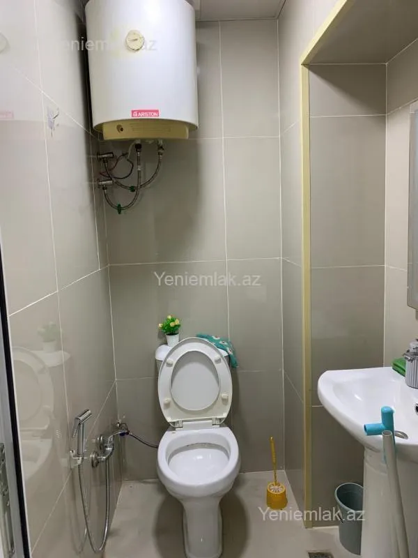 Satılır 3 otaqlı köhnə tikili 90 m²