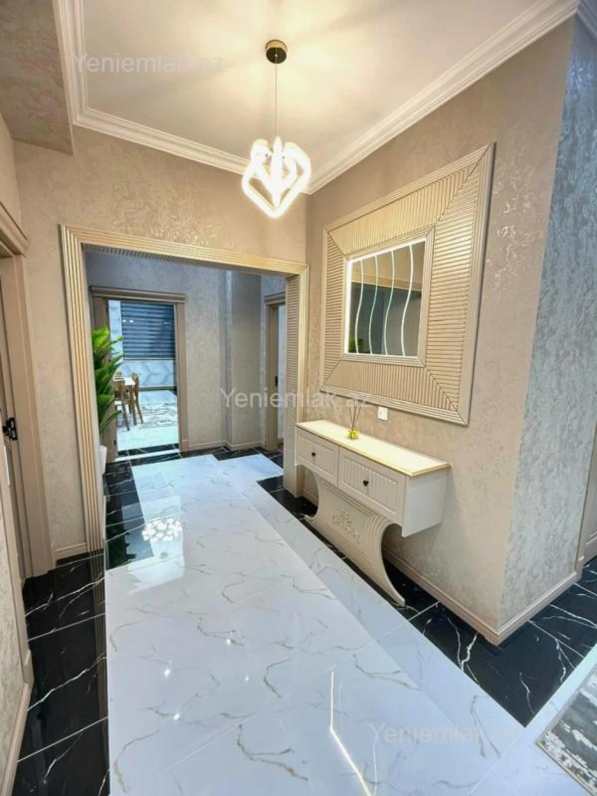 Satılır 3 otaqlı yeni tikili 127 m²