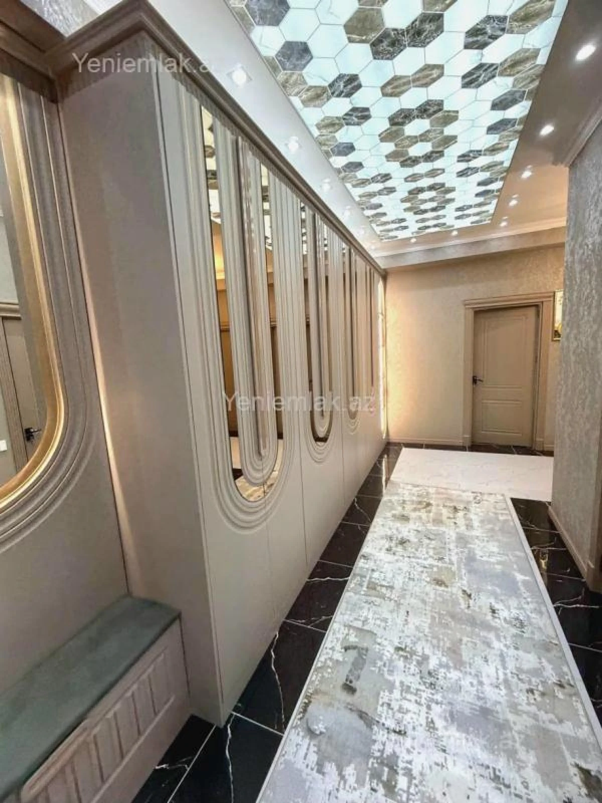 Satılır 3 otaqlı yeni tikili 127 m²