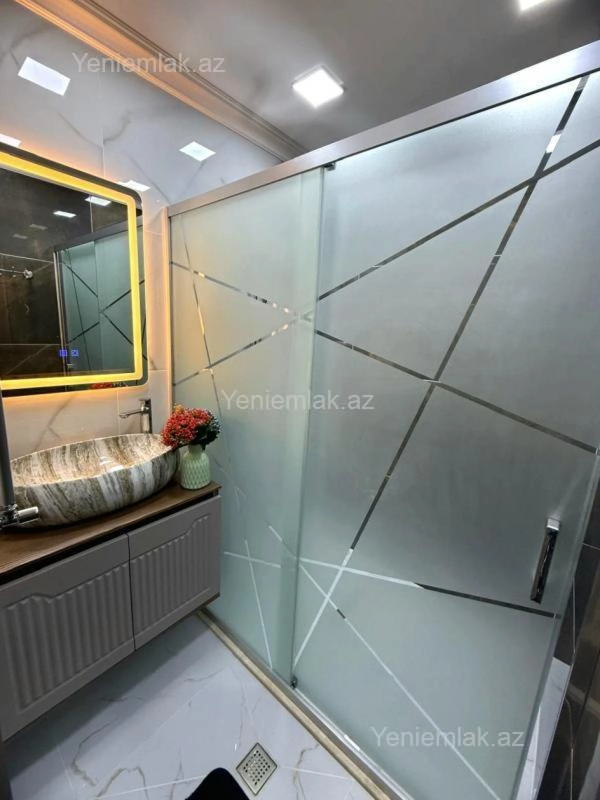 Satılır 3 otaqlı yeni tikili 127 m²