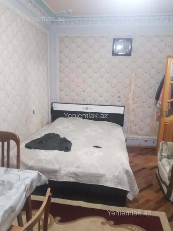 Satılır 2 otaqlı köhnə tikili 60 m²