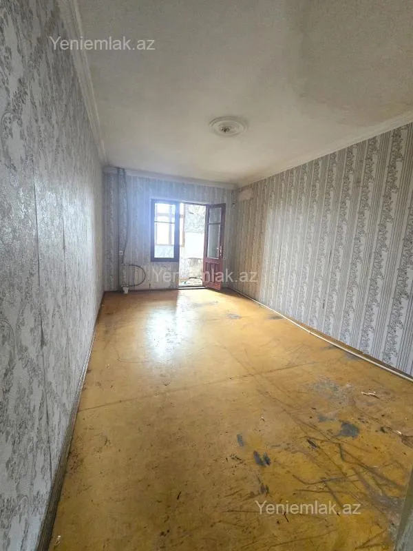 Satılır 1 otaqlı köhnə tikili 33 m²
