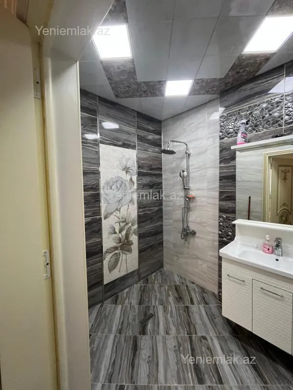 Satılır 3 otaqlı yeni tikili 90 m²