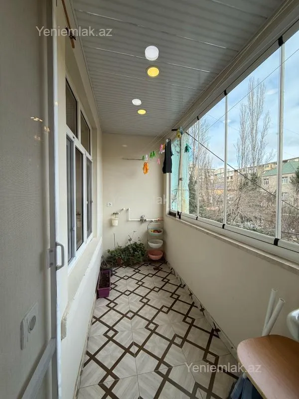 Satılır 4 otaqlı köhnə tikili 115 m²