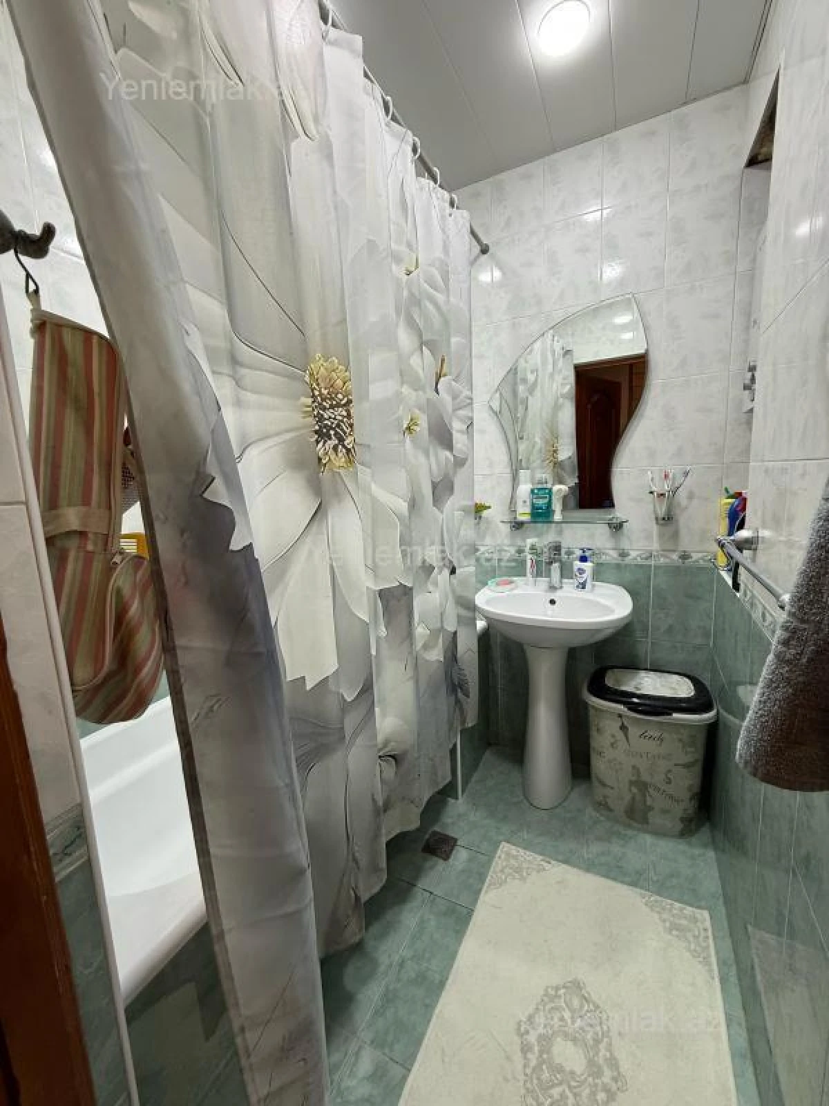 Satılır 4 otaqlı köhnə tikili 115 m²