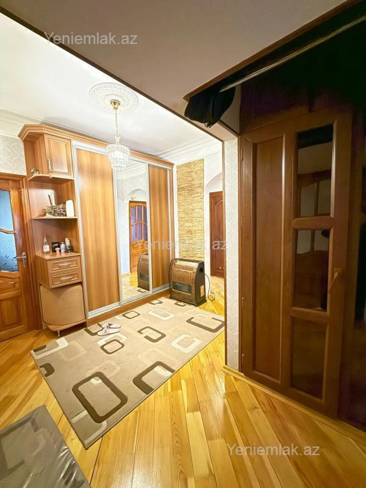 Satılır 4 otaqlı köhnə tikili 115 m²