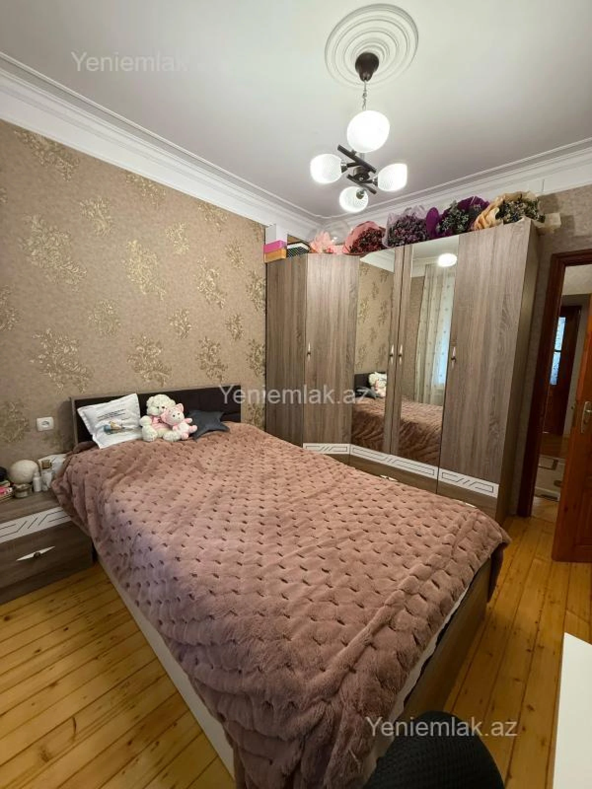 Satılır 4 otaqlı köhnə tikili 115 m²