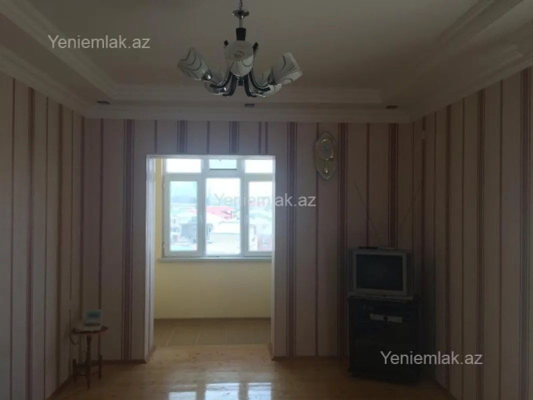 Satılır 1 otaqlı köhnə tikili 35 m²