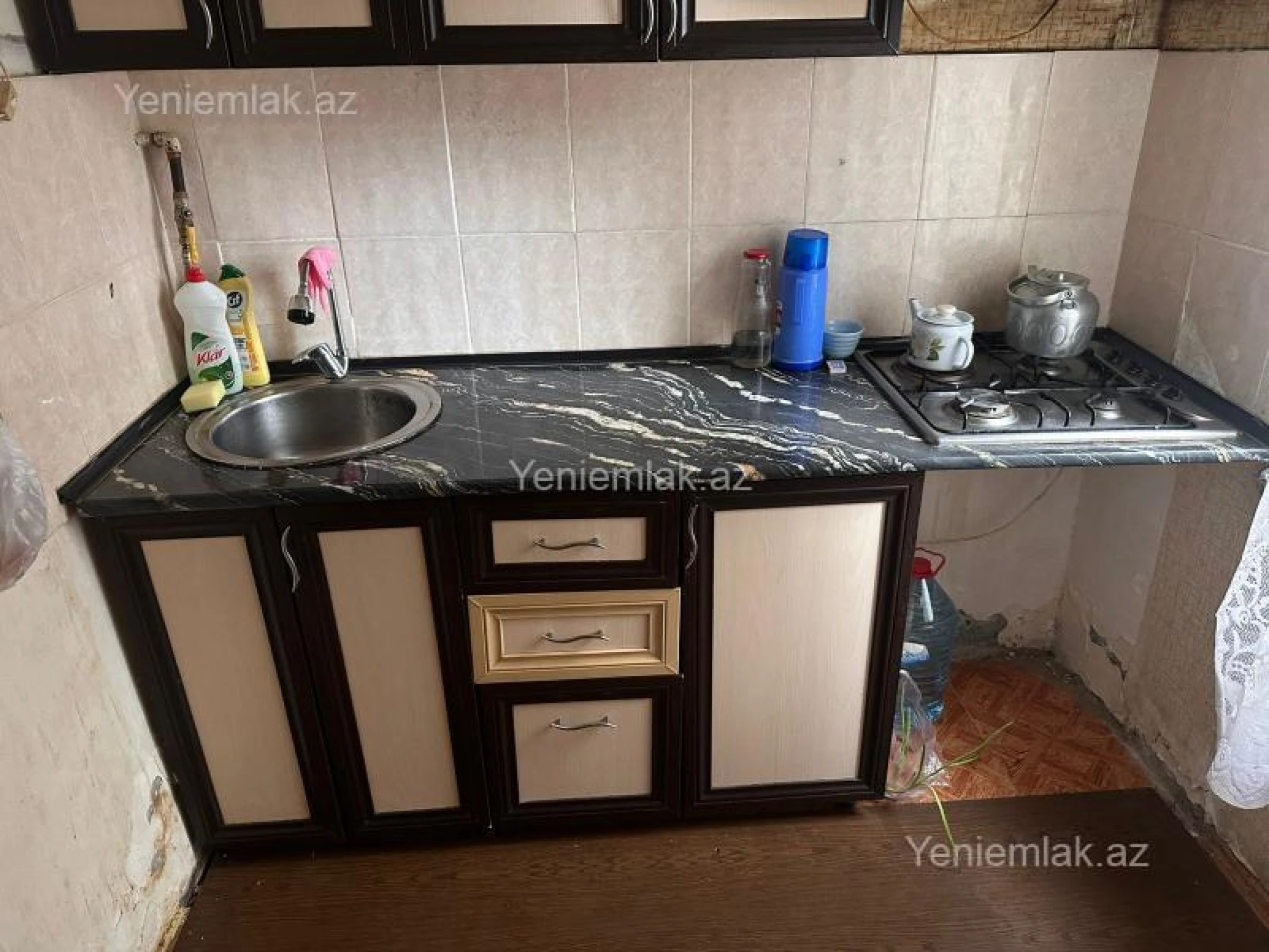 Satılır 1 otaqlı köhnə tikili 33 m²