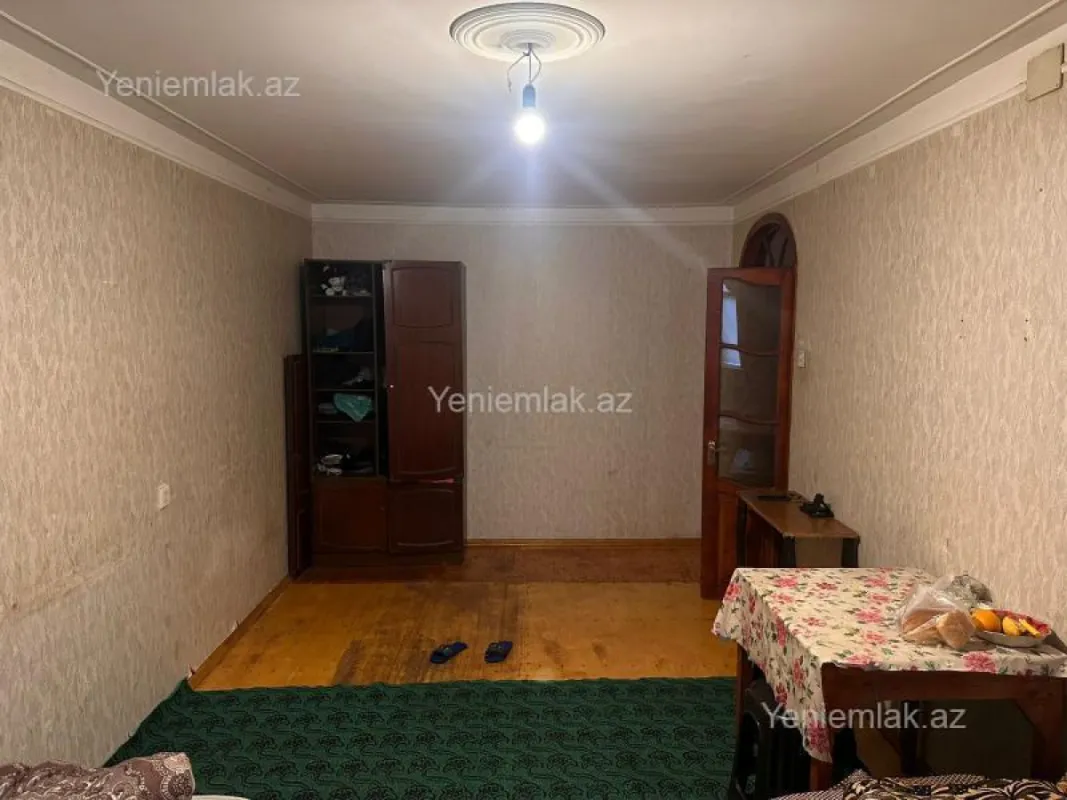 Satılır 1 otaqlı köhnə tikili 33 m²