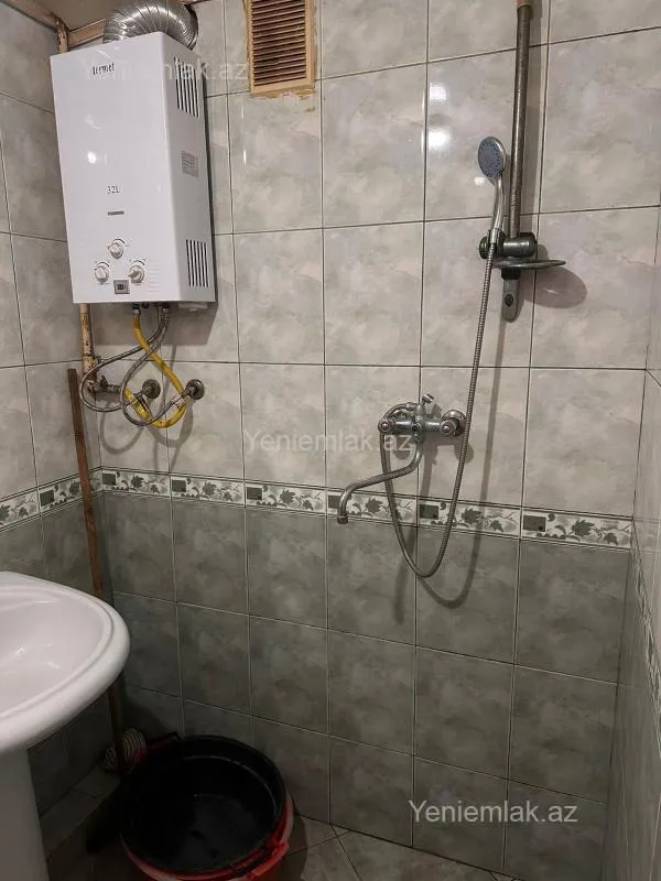 Satılır 1 otaqlı köhnə tikili 33 m²