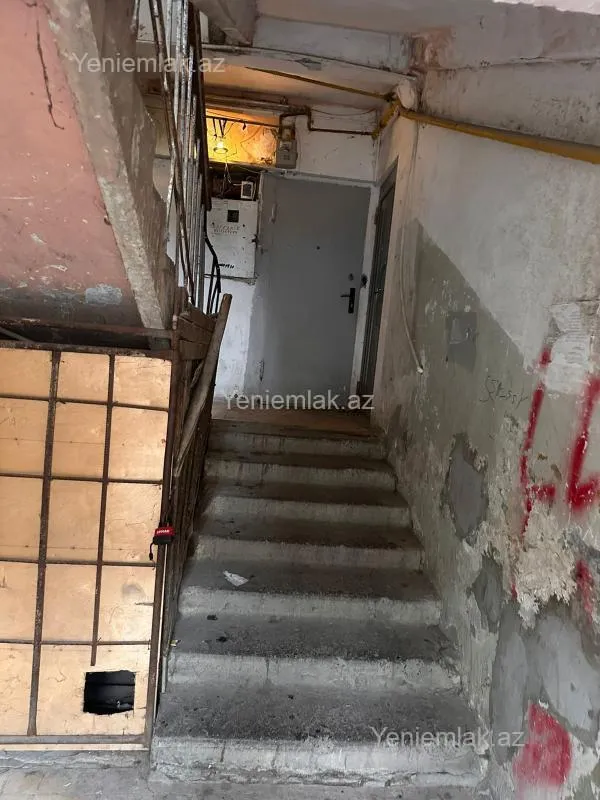 Satılır 1 otaqlı köhnə tikili 33 m²