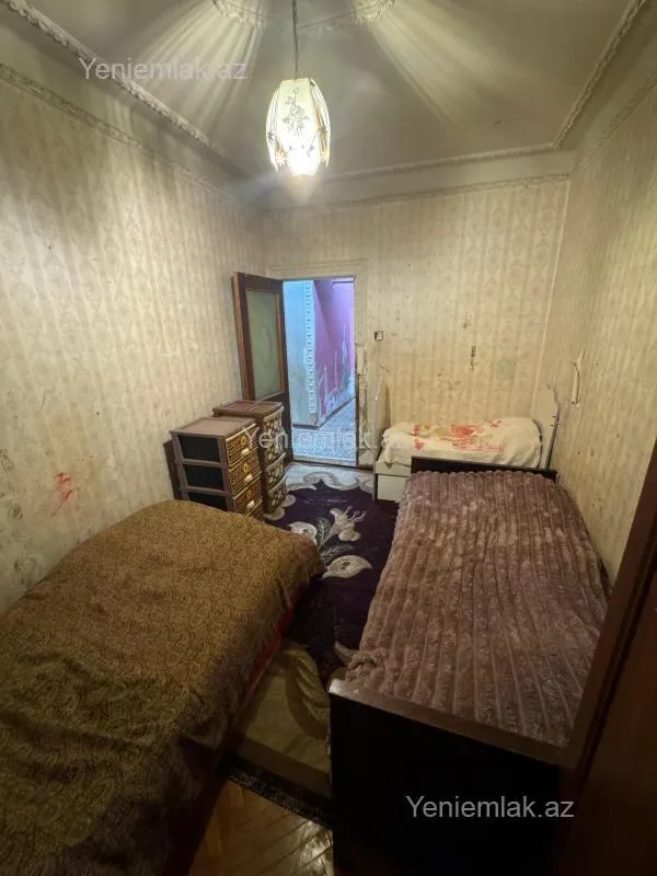 Satılır 3 otaqlı köhnə tikili 90 m²