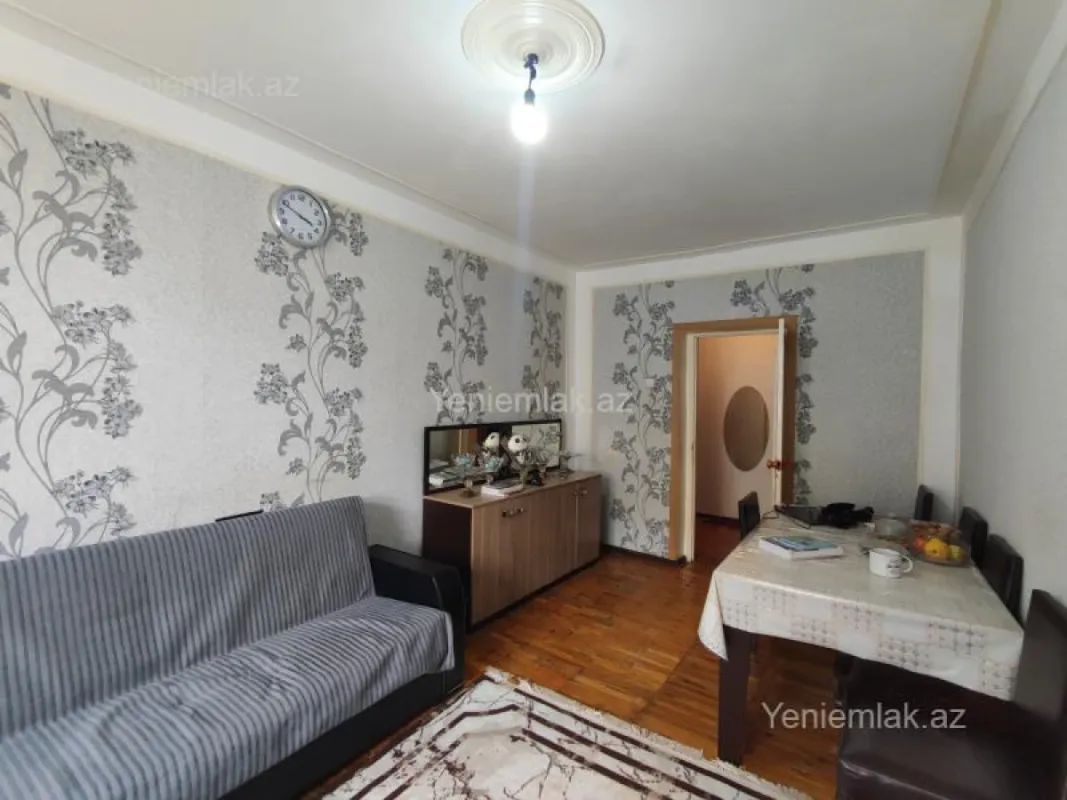 Satılır 3 otaqlı köhnə tikili 75 m²